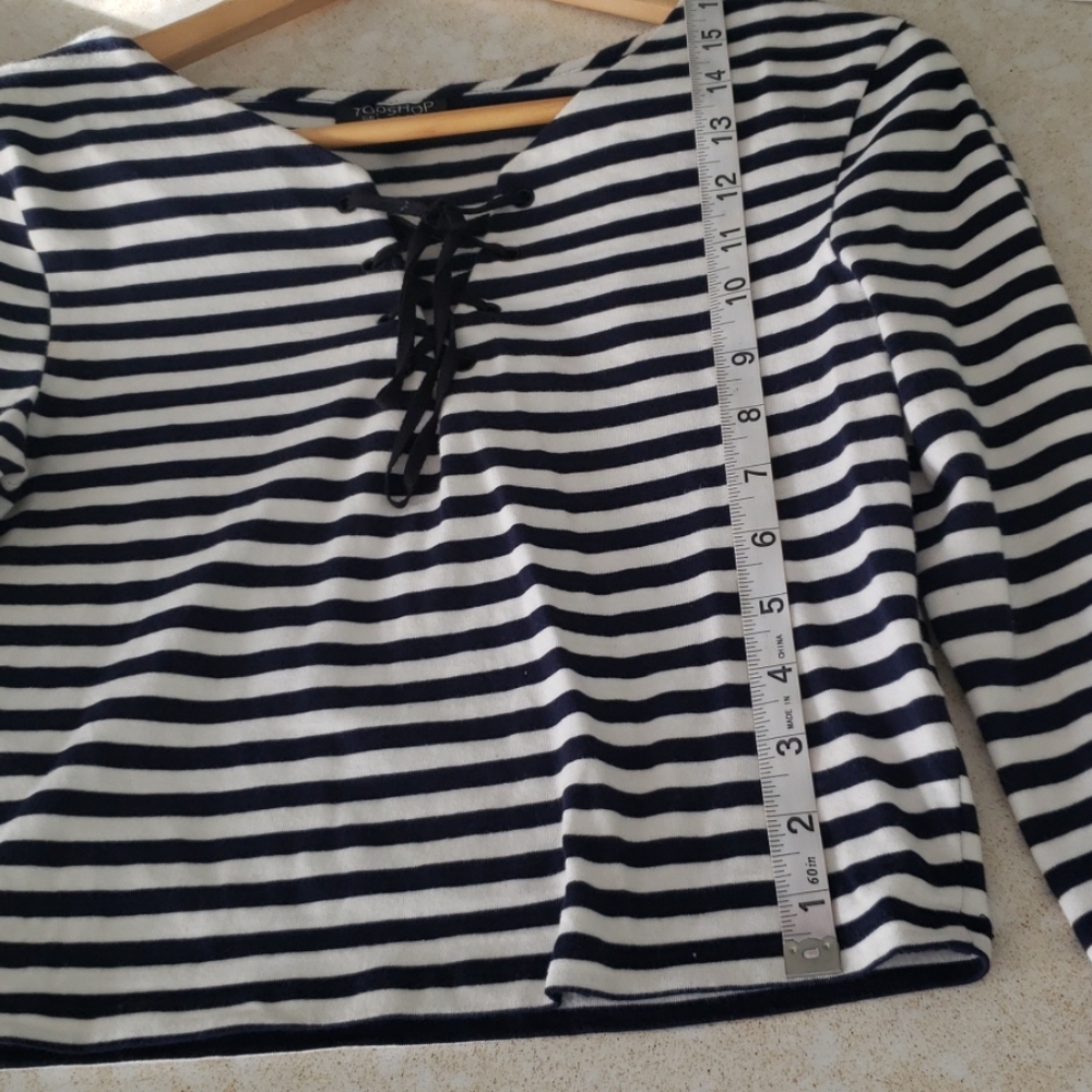 Topshop "Lucy"striped crop shirt w tie front - Picture 11 of 12